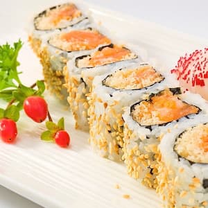 Spicy Salmon with Cucumber Roll (8 pcs)